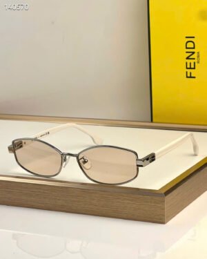 Fendi Women's Sunglasses FE40216U