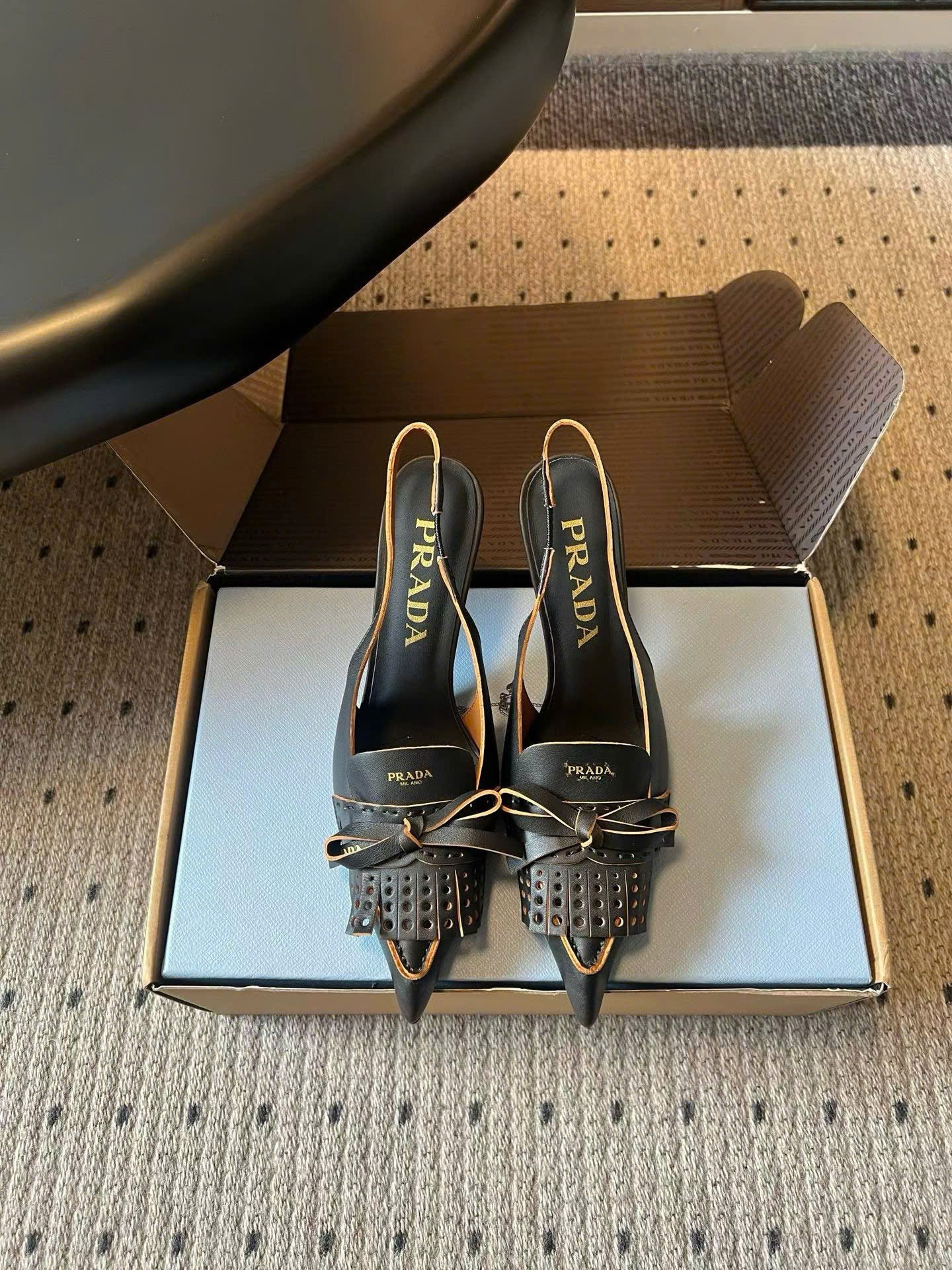 Prada Pointed-Toe Leather Kitten-Heel Pumps Shoes 8.5cm