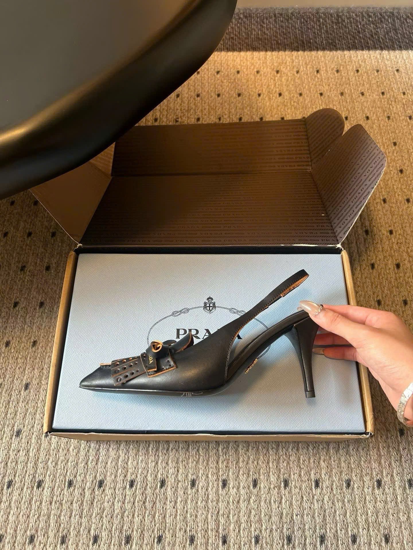 Prada Pointed-Toe Leather Kitten-Heel Pumps Shoes 8.5cm - Image 8