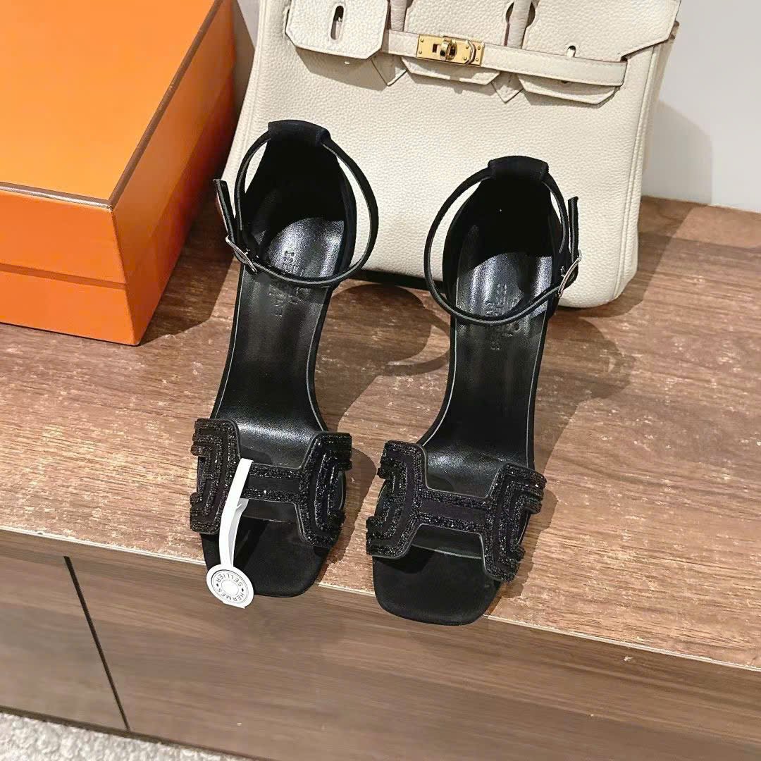 Hermès Joy Sandal Amarante Suede Leather 10.5cm