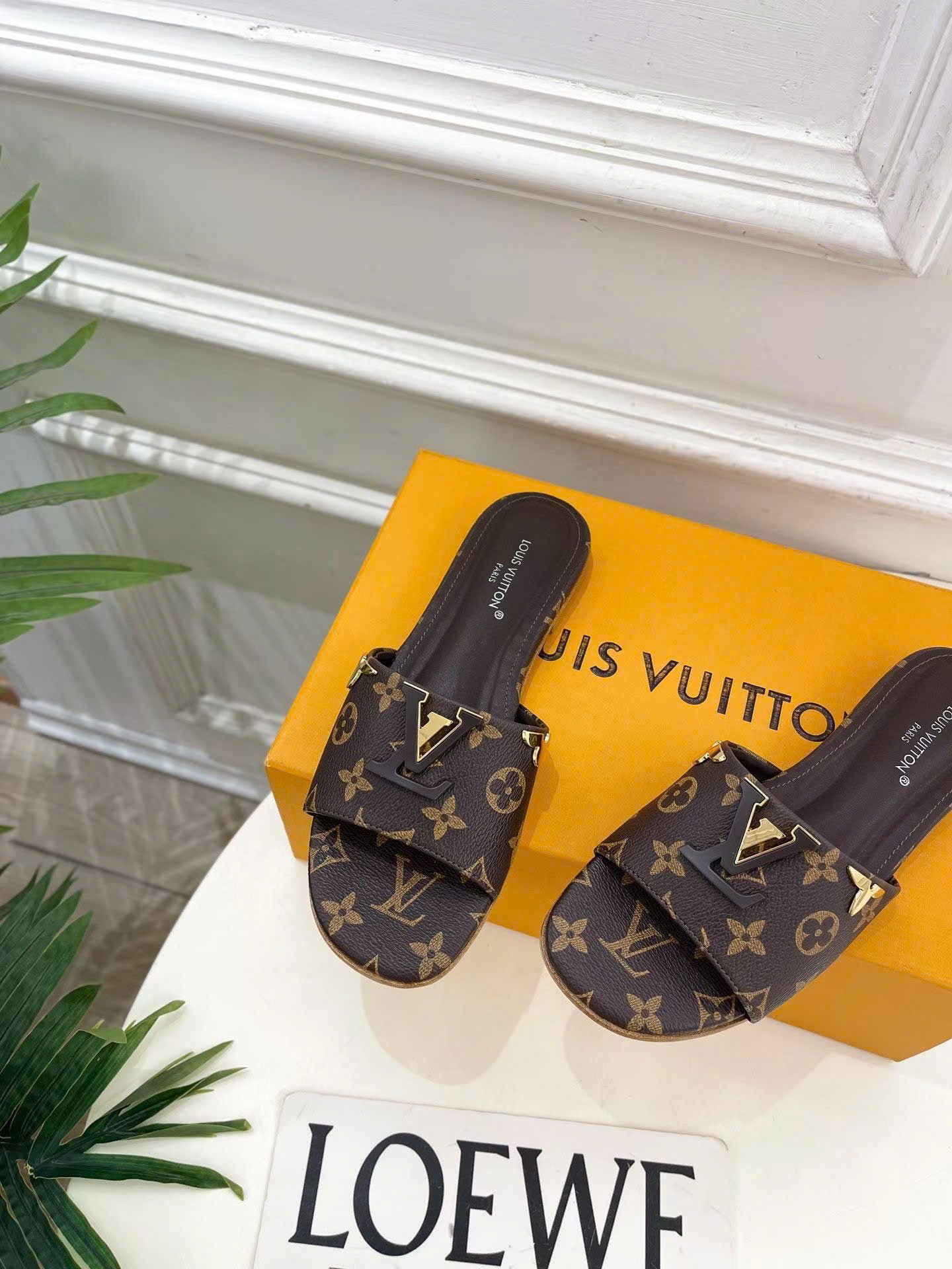 Louis Vuitton Lock It Flat Mules Monogram - Image 2