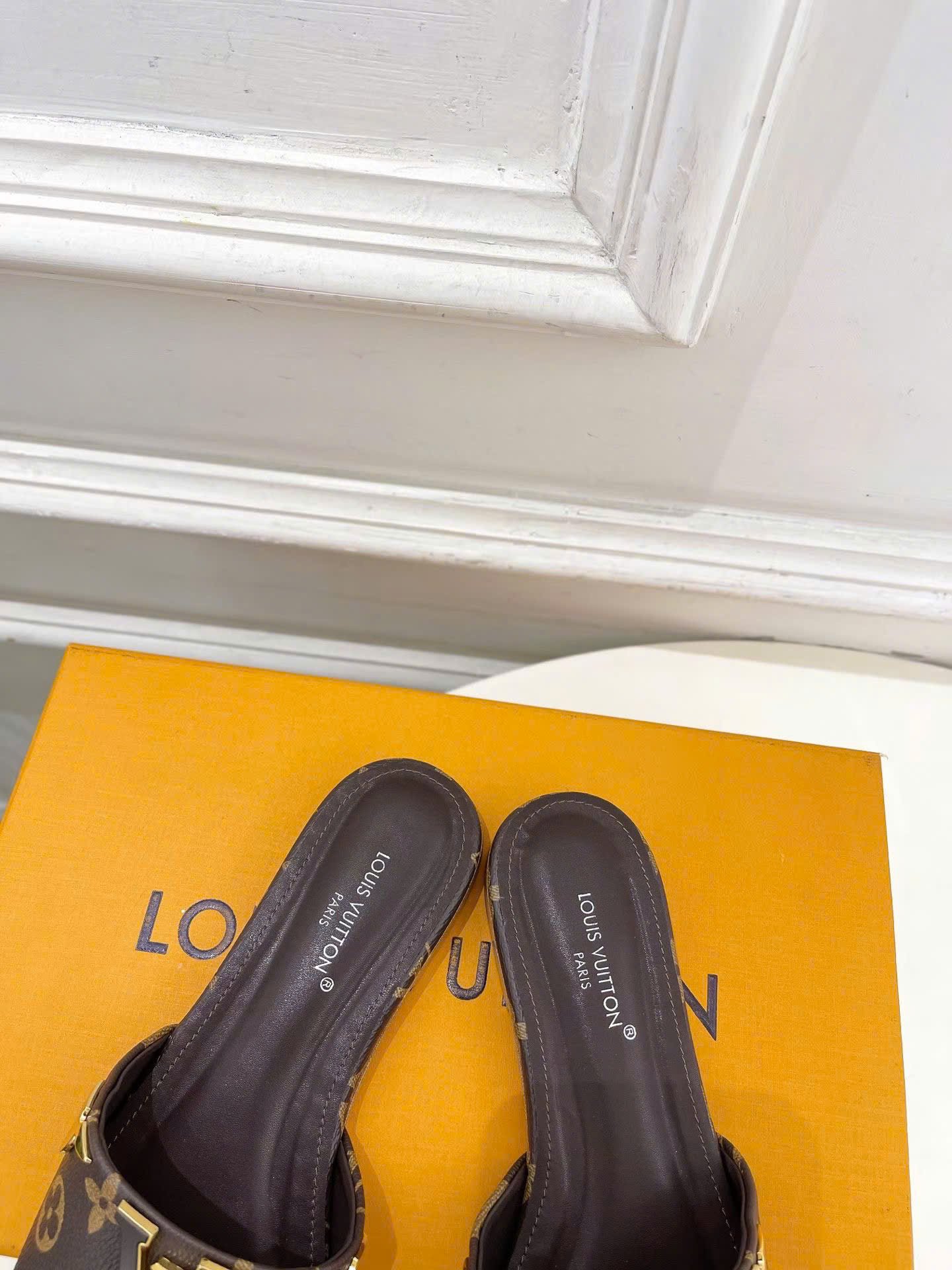 Louis Vuitton Lock It Flat Mules Monogram - Image 7