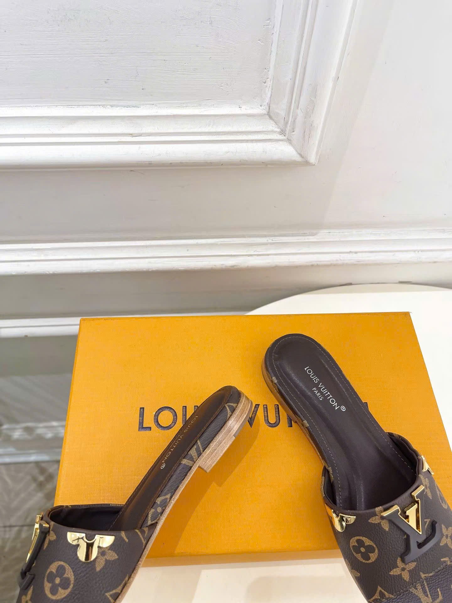 Louis Vuitton Lock It Flat Mules Monogram - Image 8