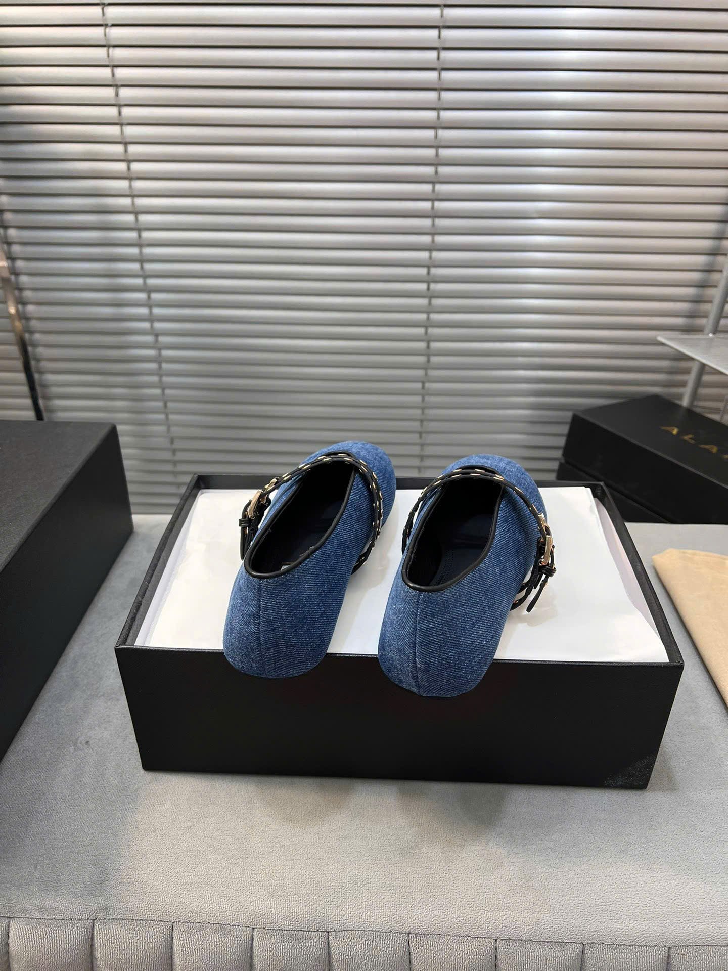 Alaïa Autre Azzedine Print Fur Ballerines Flat Shoes - Image 6