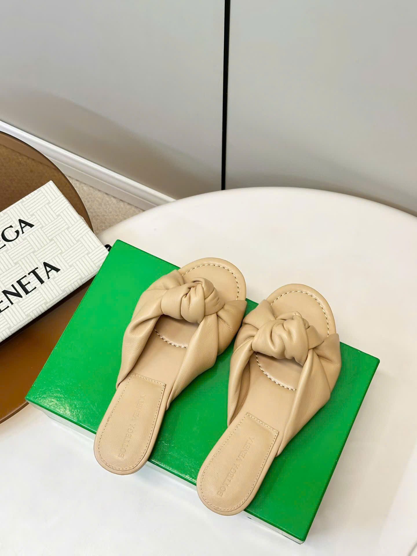 Bottega Veneta Cherry Flat Mule - Image 5