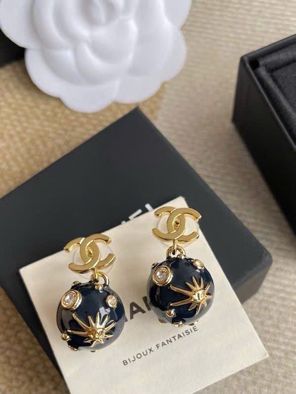 Chanel Iconic CC Elegance Earrings - Image 3