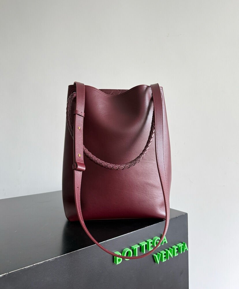 Bottega Veneta Andiamo Bucket 844169 - Image 4