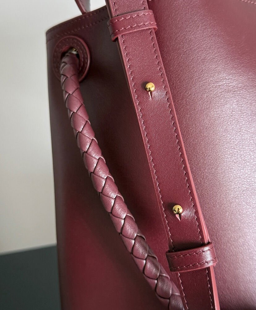 Bottega Veneta Andiamo Bucket 844169 - Image 6