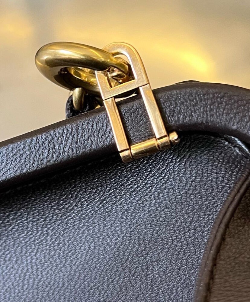Bottega Veneta Knot With Chain 776662 - Image 9