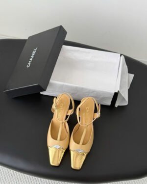Chanel Two-Tone Slingback Escarpin