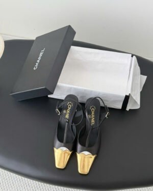 Chanel Two-Tone Slingback Escarpin