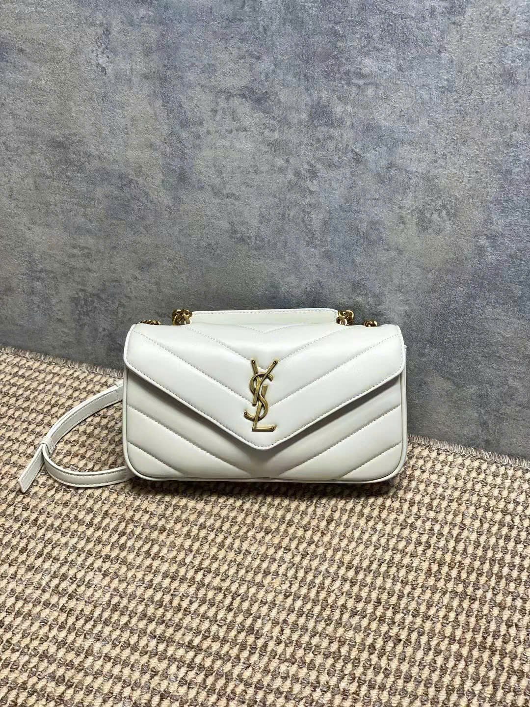 Saint Laurent Loulou Chain