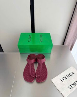 Bottega Veneta Livia Flat Thong Sandal