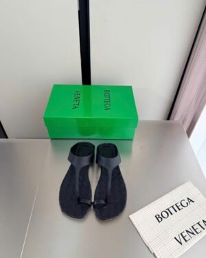 Bottega Veneta Livia Flat Thong Sandal