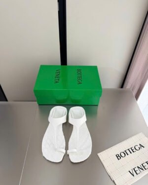 Bottega Veneta Livia Flat Thong Sandal