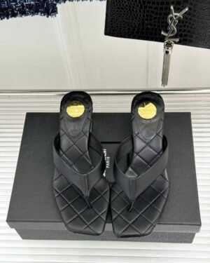 Saint Laurent Sip 45 Thong Sandals in Quilted Leather